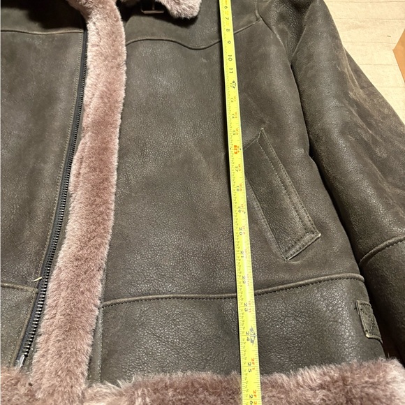 Men’s Faux Fur Lined Jacket - Picture 10 of 10
